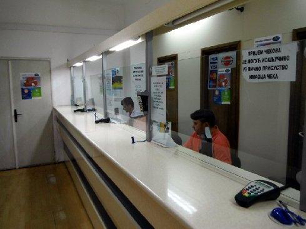 Нишки пензионер (88) у јеку епидемије добио УПОЗОРЕЊЕ од јавних извршитеља о ПЛЕНИДБИ примања